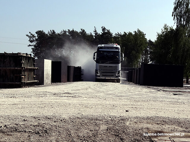 Magazyn szamb betonowych gotowych do transportu do Raciąż - certyfikowane zbiorniki z atestem